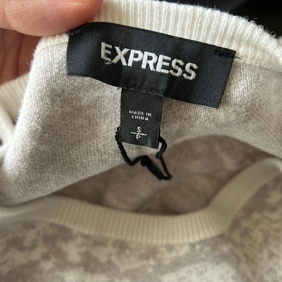 Express White Patterned Sweater - Picture 3 of 10